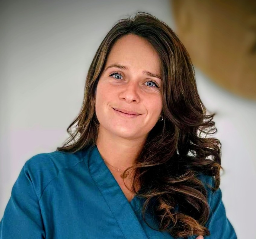 Portrait de Léna Déshautel, ostéopathe à Meylan